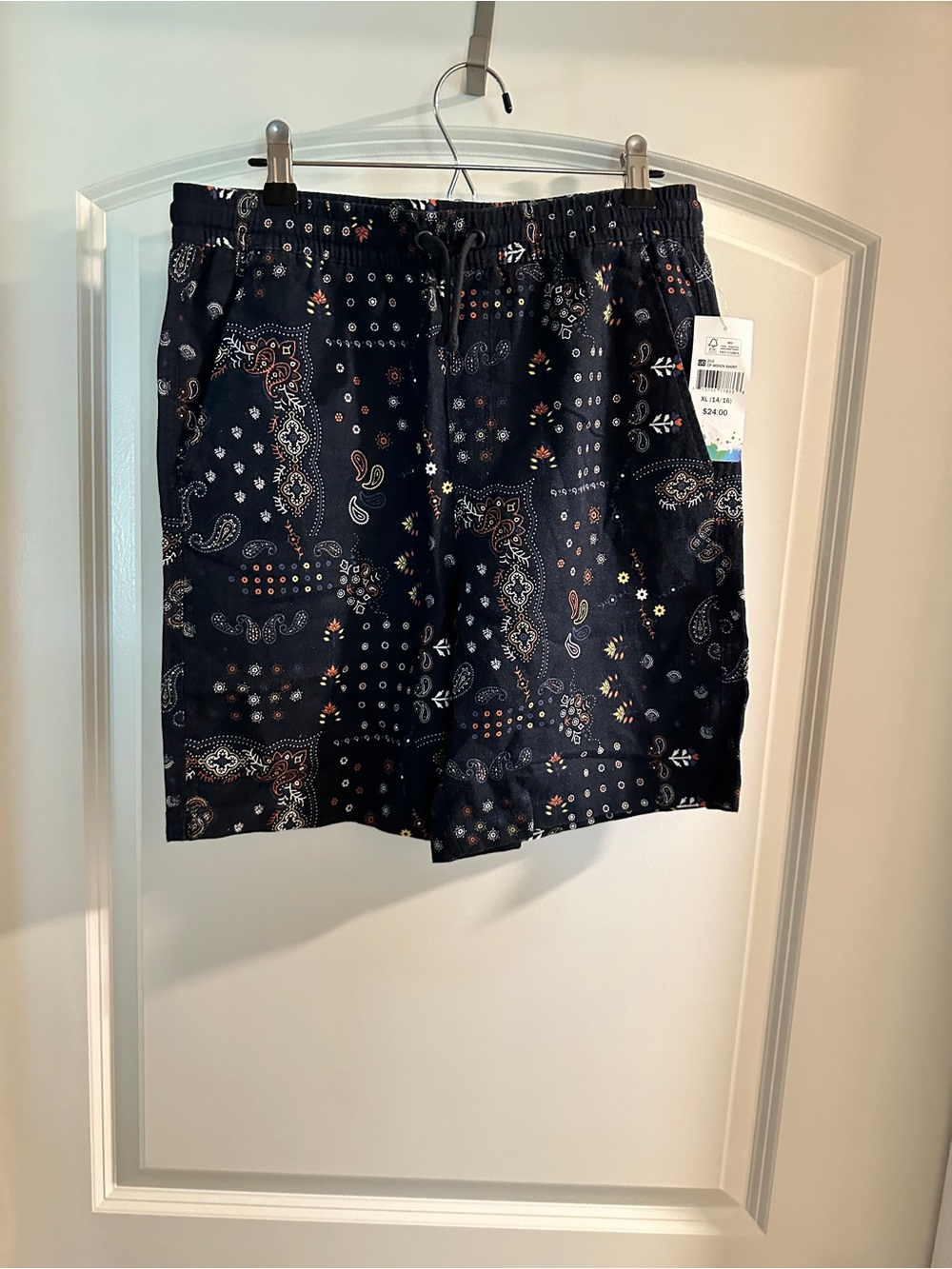 Women's Black Paisley-Print Bermuda Shorts with Drawstring